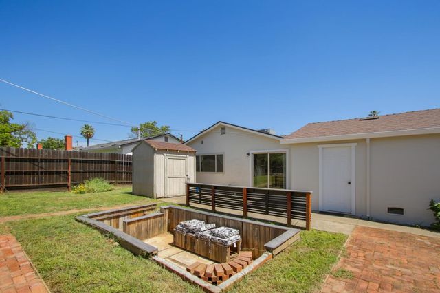 3020 Mills Park Ln, Rancho Cordova, CA 95670