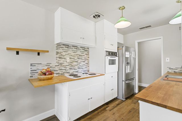 3020 Mills Park Ln, Rancho Cordova, CA 95670