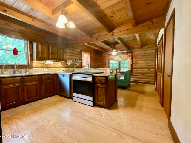 187 Launch Landing Road, Moyock, NC 27958