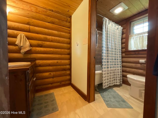 187 Launch Landing Road, Moyock, NC 27958