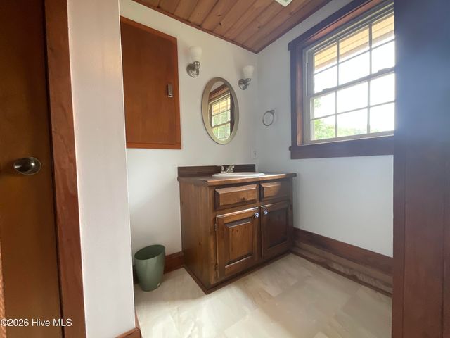 187 Launch Landing Road, Moyock, NC 27958