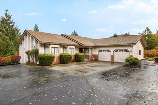 495 Harper Loop, Grants Pass, OR 97527