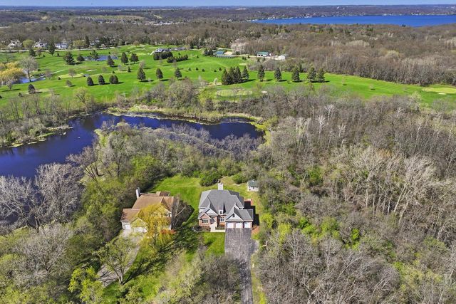 392 County Road B, Fontana, WI 53125