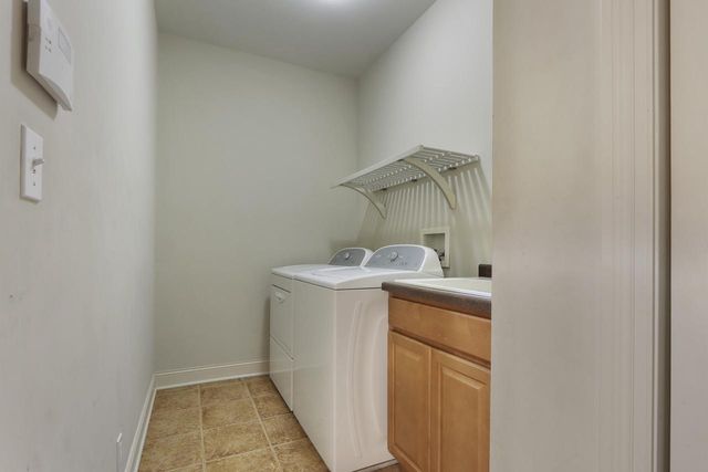 392 County Road B, Fontana, WI 53125