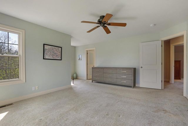 392 County Road B, Fontana, WI 53125