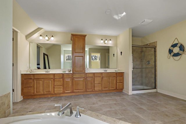 392 County Road B, Fontana, WI 53125