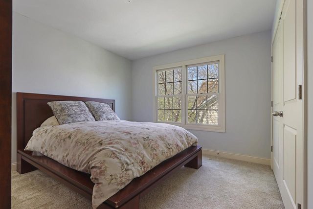 392 County Road B, Fontana, WI 53125