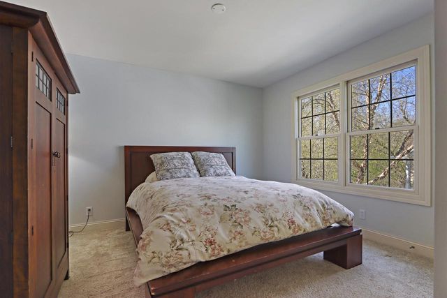 392 County Road B, Fontana, WI 53125