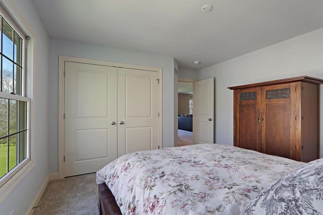 392 County Road B, Fontana, WI 53125