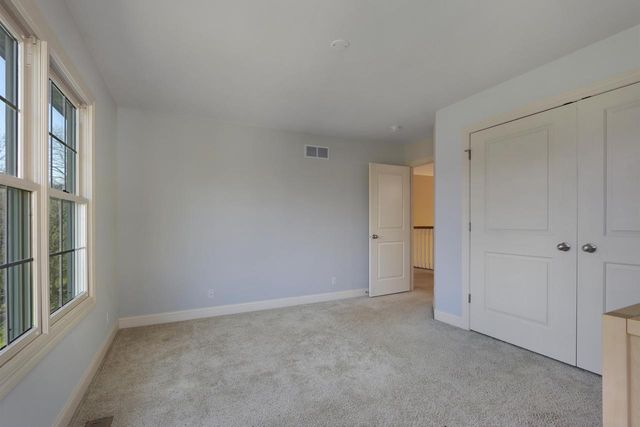 392 County Road B, Fontana, WI 53125
