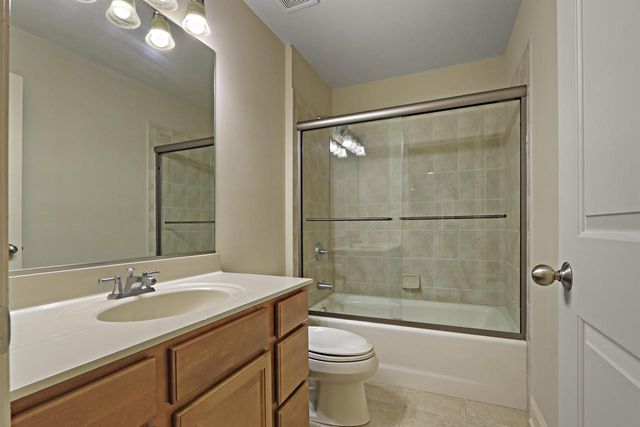 392 County Road B, Fontana, WI 53125