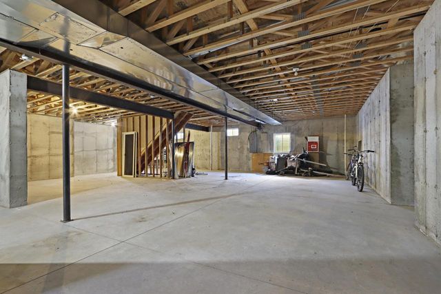 392 County Road B, Fontana, WI 53125