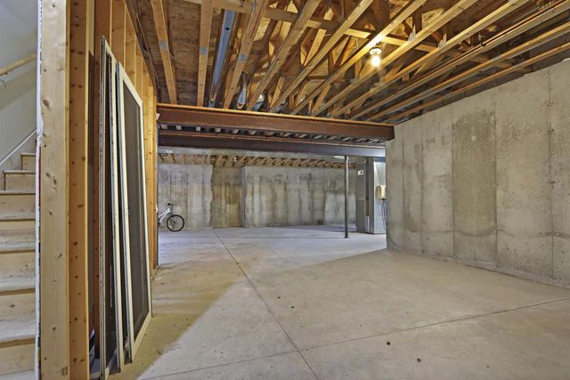 392 County Road B, Fontana, WI 53125
