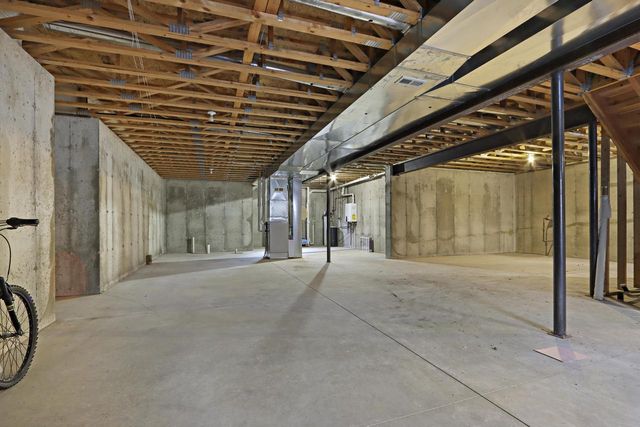 392 County Road B, Fontana, WI 53125