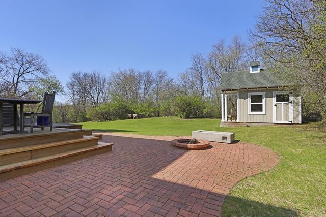 392 County Road B, Fontana, WI 53125