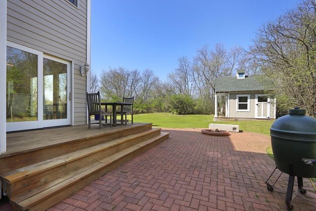 392 County Road B, Fontana, WI 53125
