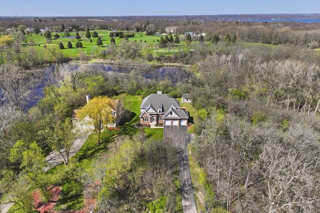 392 County Road B, Fontana, WI 53125