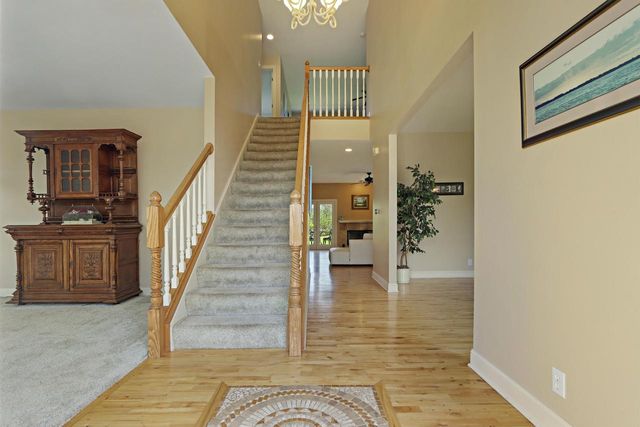 392 County Road B, Fontana, WI 53125