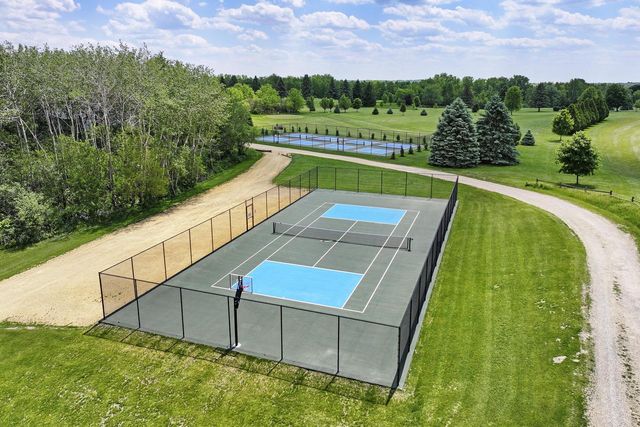 392 County Road B, Fontana, WI 53125
