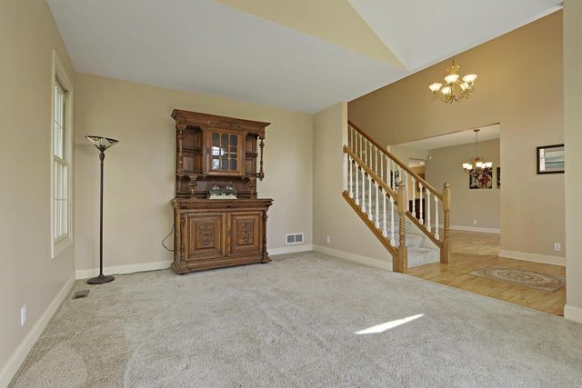 392 County Road B, Fontana, WI 53125