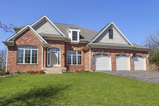 392 County Road B, Fontana, WI 53125
