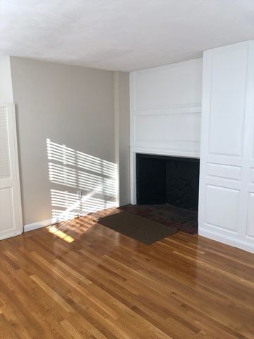 28 Darling St 3, Marblehead, MA 01945