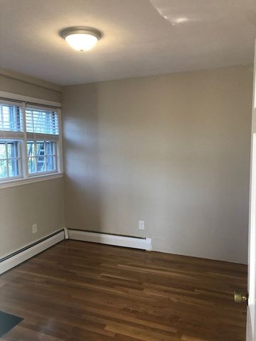 28 Darling St 3, Marblehead, MA 01945