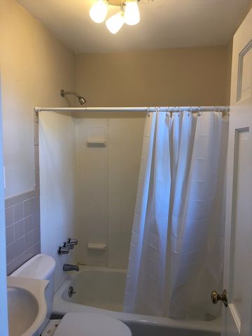 28 Darling St 3, Marblehead, MA 01945