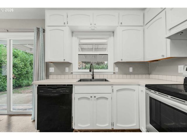 11580 Se POWELL Blvd, Portland, OR 97266