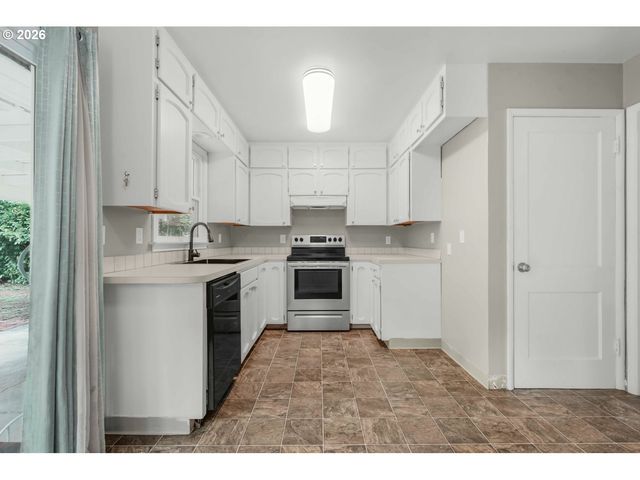 11580 Se POWELL Blvd, Portland, OR 97266