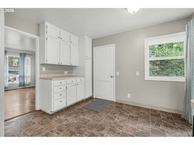 11580 Se POWELL Blvd, Portland, OR 97266