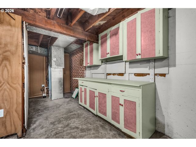 11580 Se POWELL Blvd, Portland, OR 97266