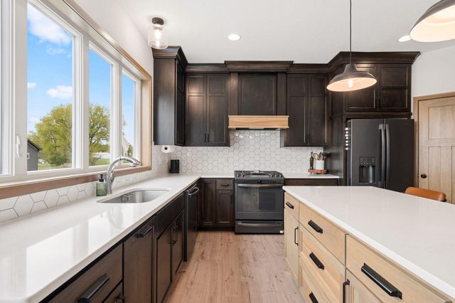 429 Collova Drive, Vadnais Heights, MN 55127