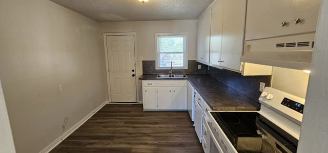 7458 Mohawk Avenue, Fort Worth, TX 76116