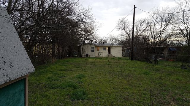7458 Mohawk Avenue, Fort Worth, TX 76116