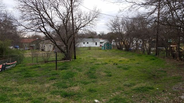 7458 Mohawk Avenue, Fort Worth, TX 76116