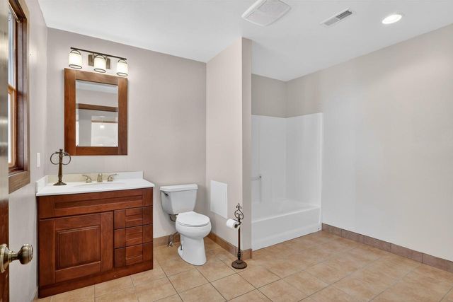 1104 W 5th Avenue, Brodhead, WI 53520