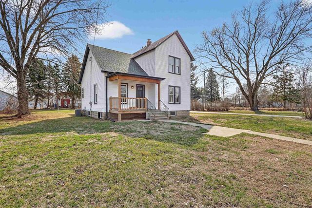 1104 W 5th Avenue, Brodhead, WI 53520