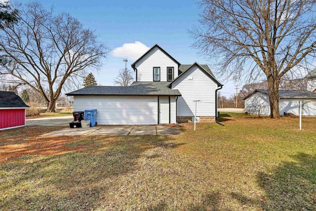 1104 W 5th Avenue, Brodhead, WI 53520