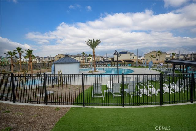 2439 Gunner Ridge Way, Rialto, CA 92377