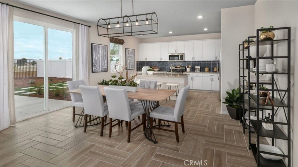 2439 Gunner Ridge Way, Rialto, CA 92377