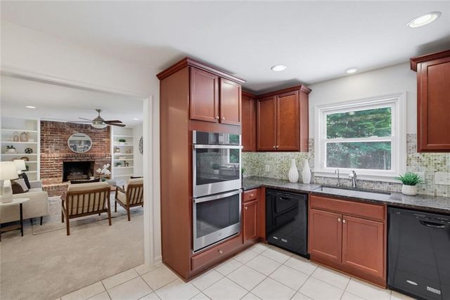 535 Franklin Road NE, Sandy Springs, GA 30342