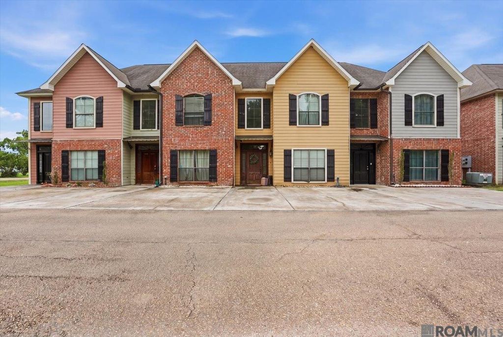 20334 De Chene Dr, Walker, LA 70785