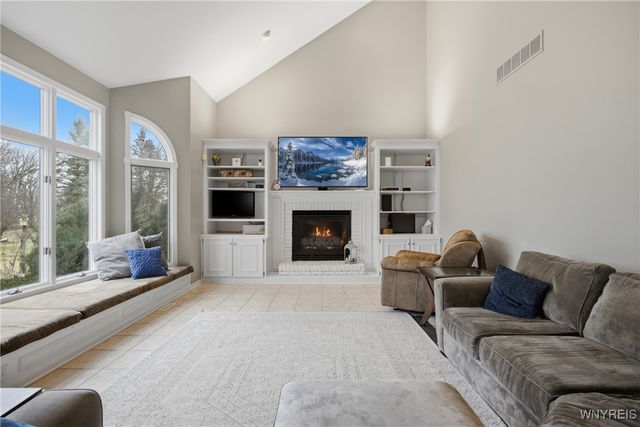 3137 Woodland Court North, Wheatfield, NY 14120