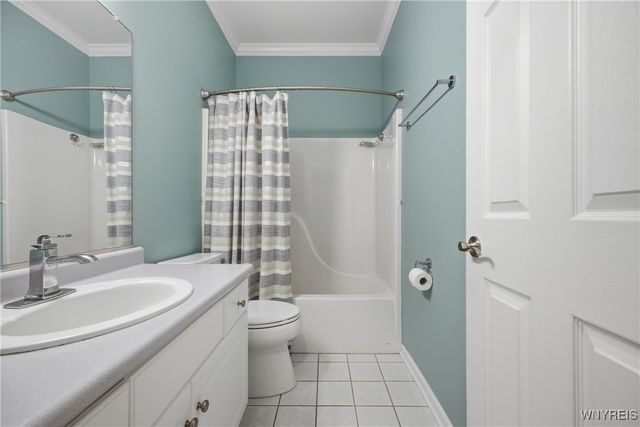 3137 Woodland Court North, Wheatfield, NY 14120