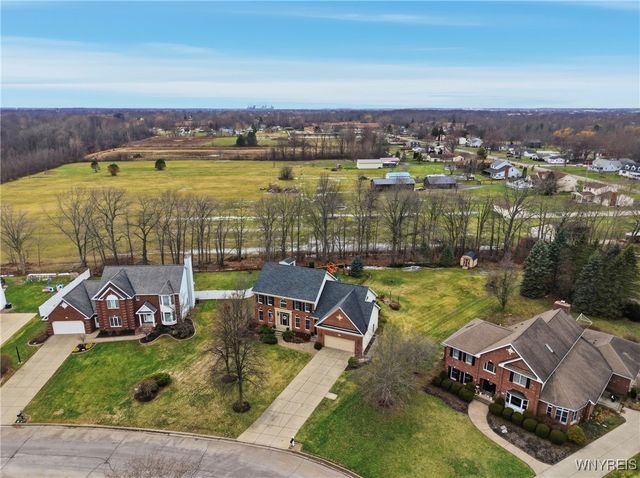 3137 Woodland Court North, Wheatfield, NY 14120