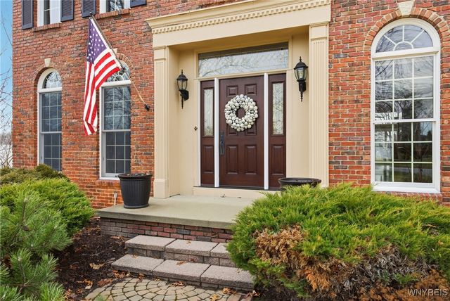 3137 Woodland Court North, Wheatfield, NY 14120