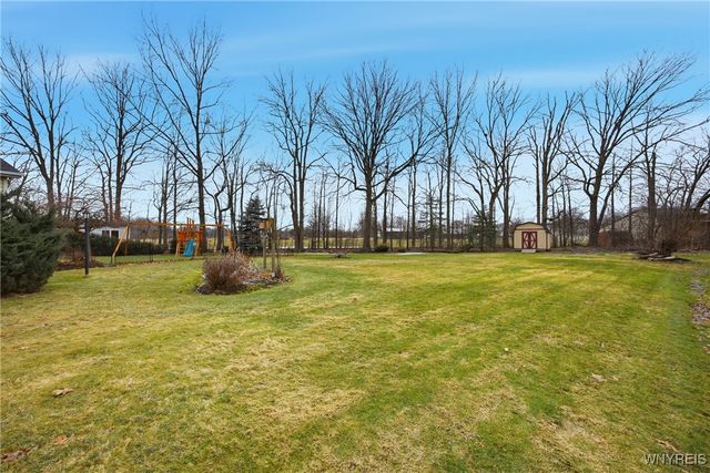 3137 Woodland Court North, Wheatfield, NY 14120