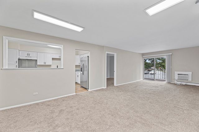 10369 Dearlove Road 2A, Glenview, IL 60025