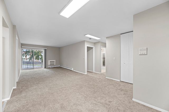 10369 Dearlove Road 2A, Glenview, IL 60025